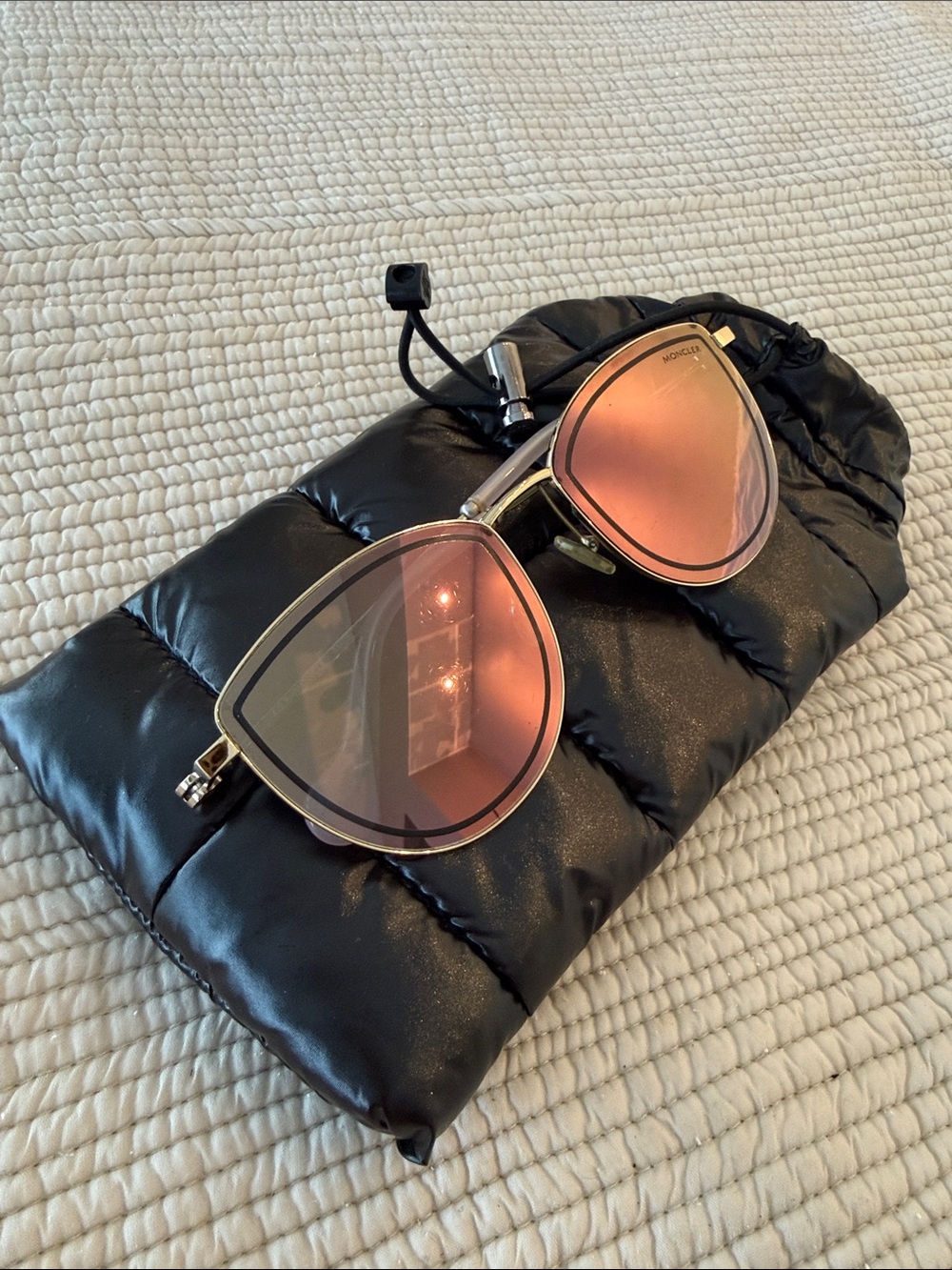 Moncler ✨Cat-Eye Sunglasses with Pink Mirrored Lenses